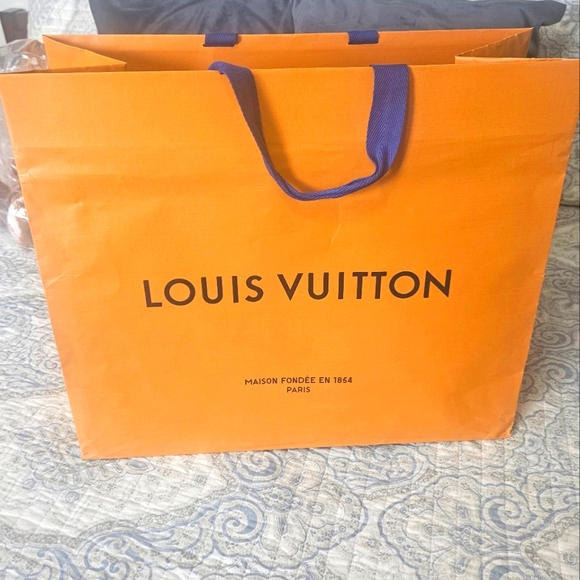 Louis Vuitton XL Paper Shopping / Gift Bag 19” x 16” x 9” - Picture 6 of 7